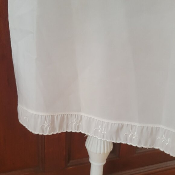 Vintage Dutchmaid White Nylon Slip Dress With Adjustable Straps & Embroidered Tr - Picture 4 of 7